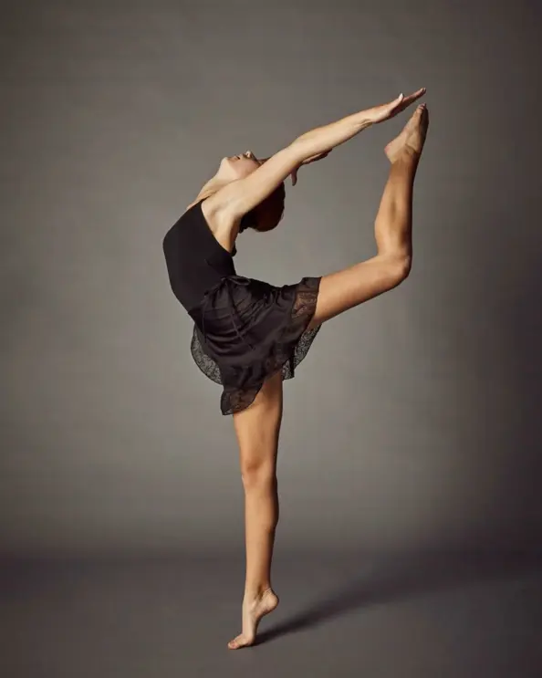 woman dancing lyrical and contemporary dance